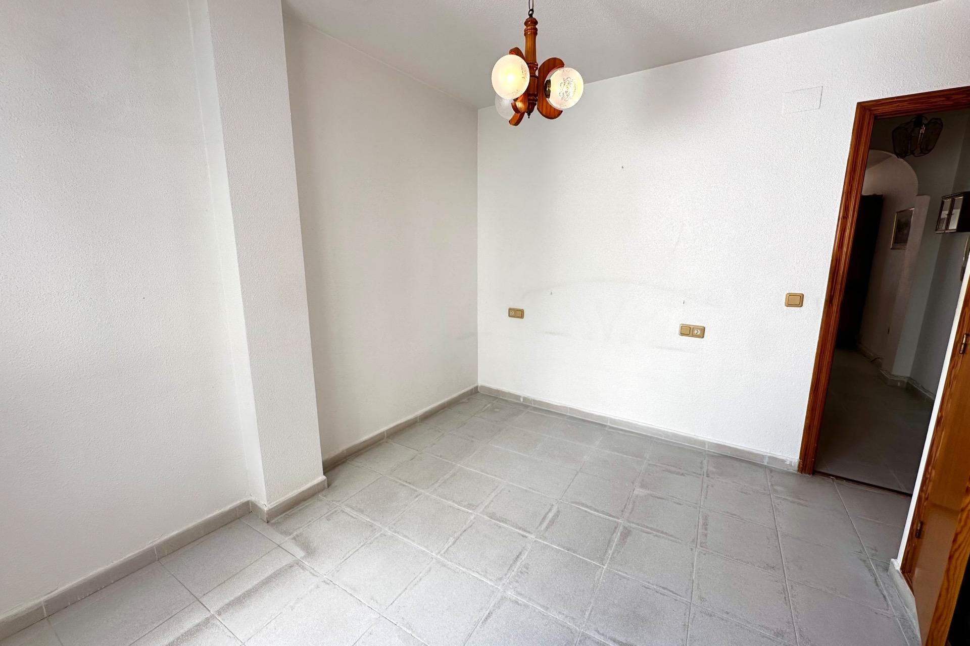 Resale - Apartment / flat - Torrevieja - Centro