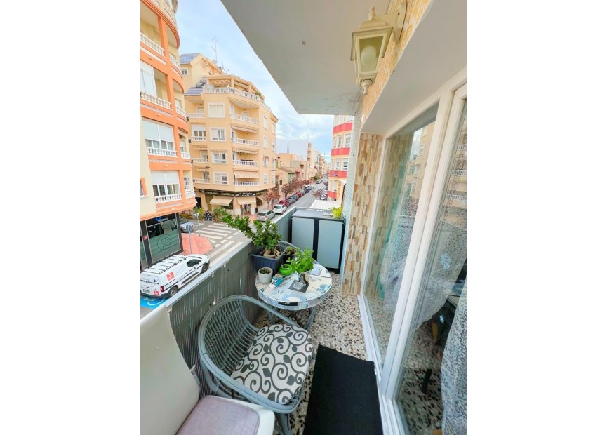 Resale - Apartment / flat - Torrevieja - Centro