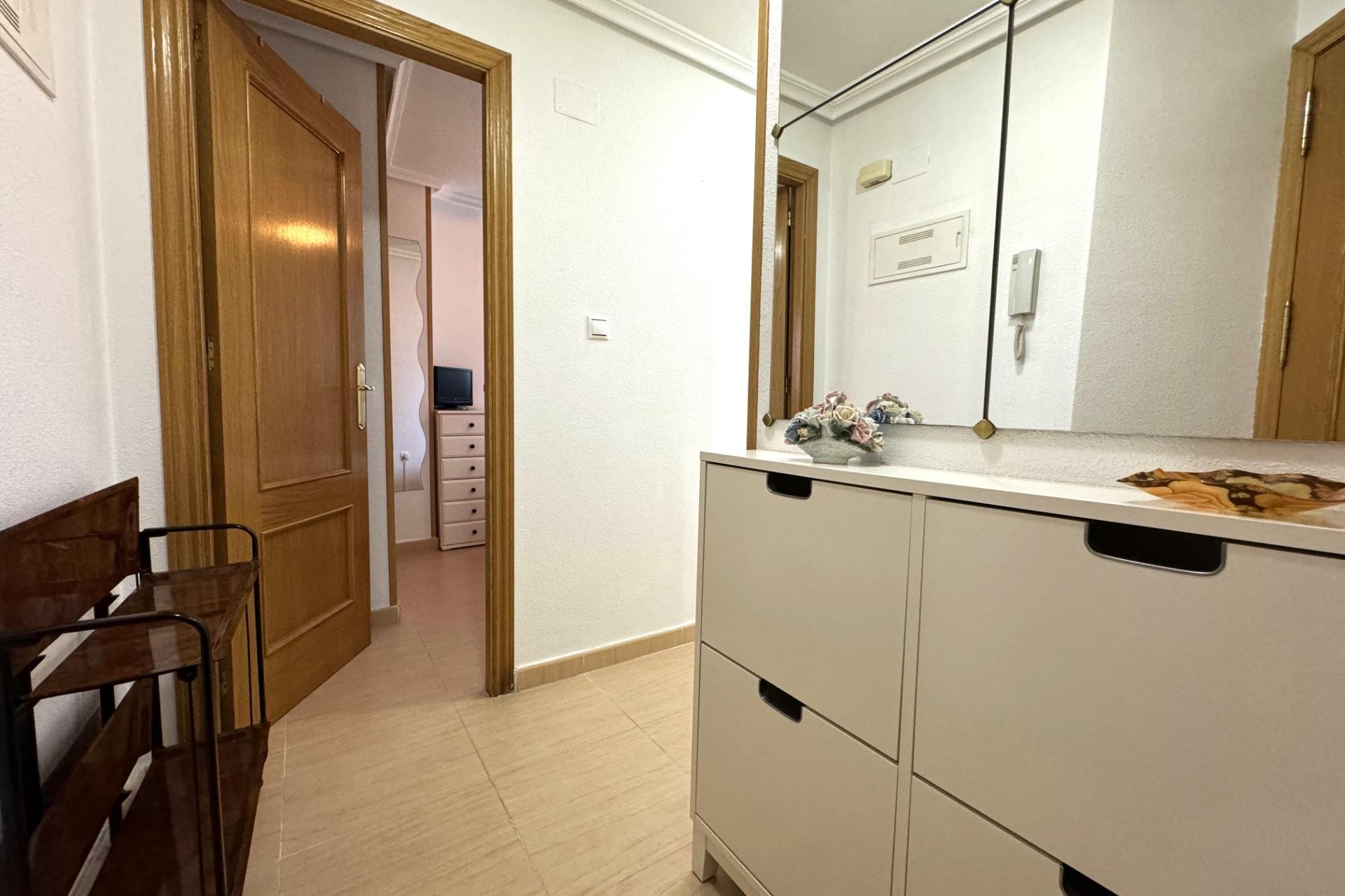 Resale - Apartment / flat - Torrevieja - Centro