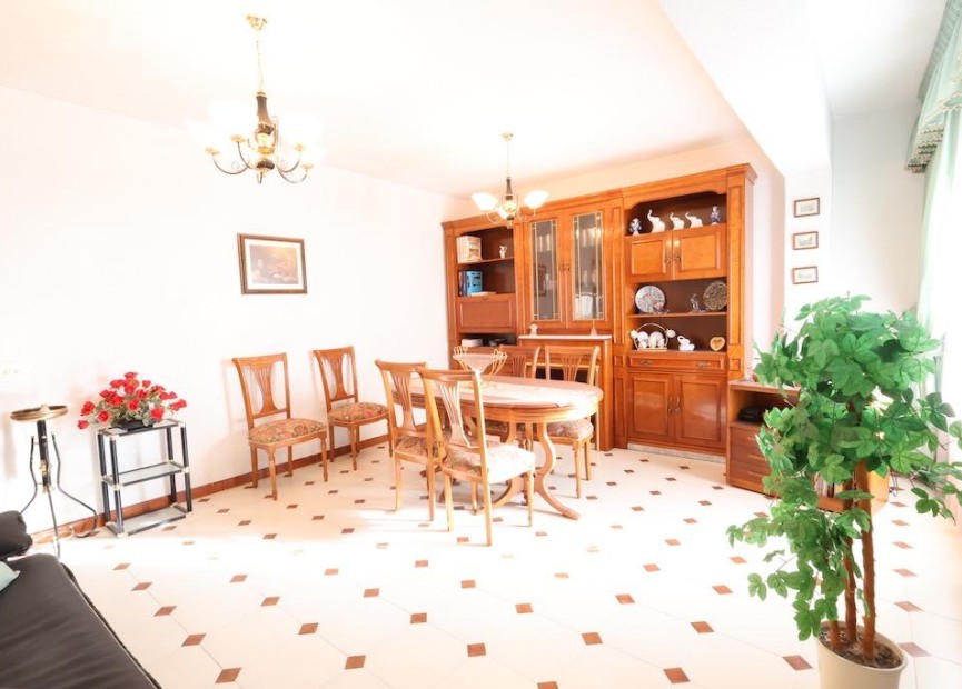 Resale - Apartment / flat - Torrevieja - Costa Blanca