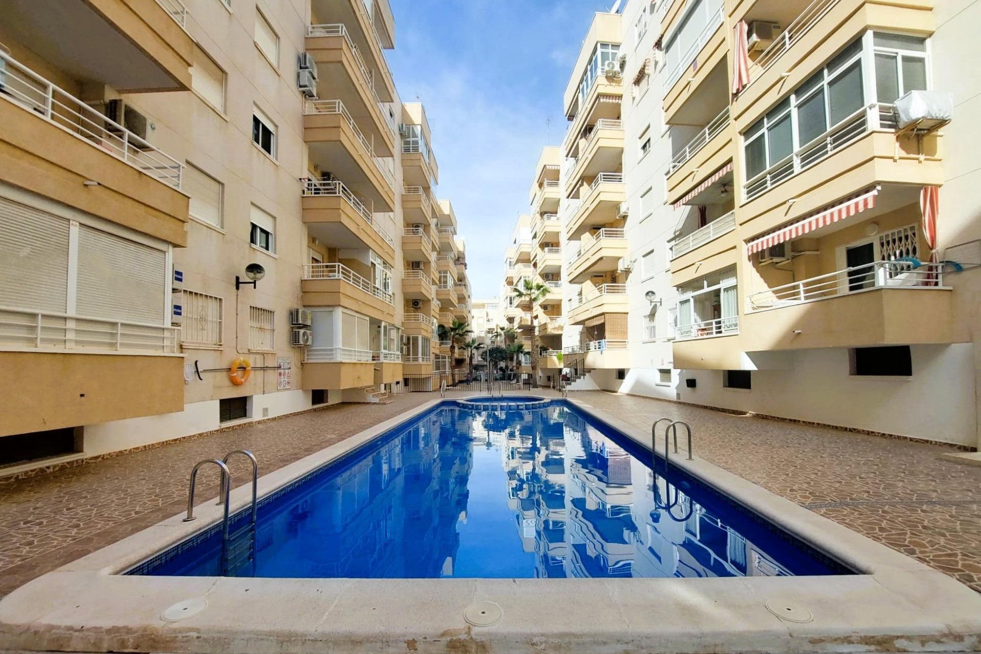 Resale - Apartment / flat - Torrevieja - Costa Blanca