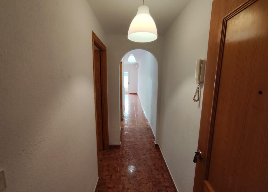 Resale - Apartment / flat - Torrevieja - Estacion De Autobuses