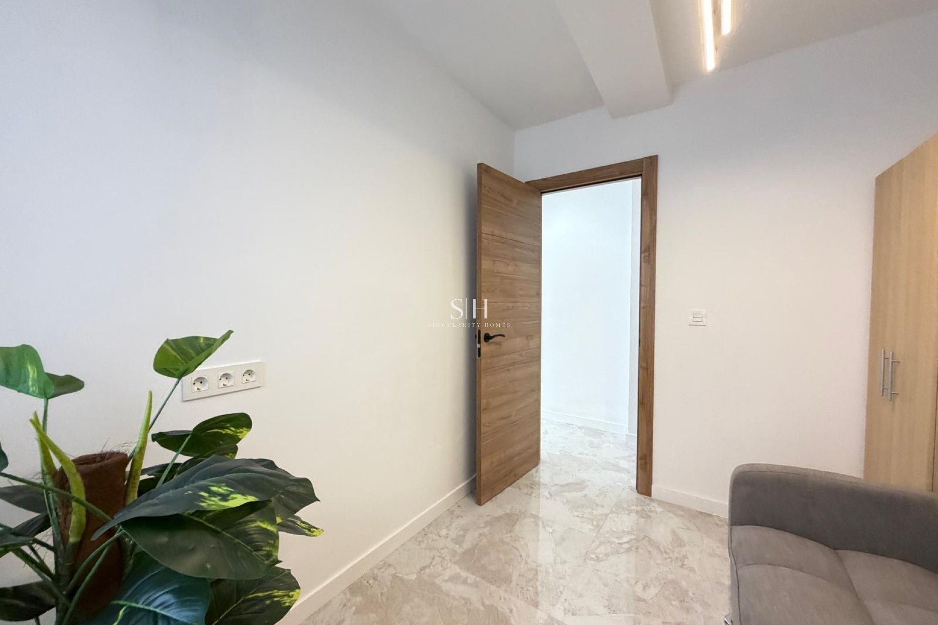 Resale - Apartment / flat - Torrevieja - Estacion De Autobuses