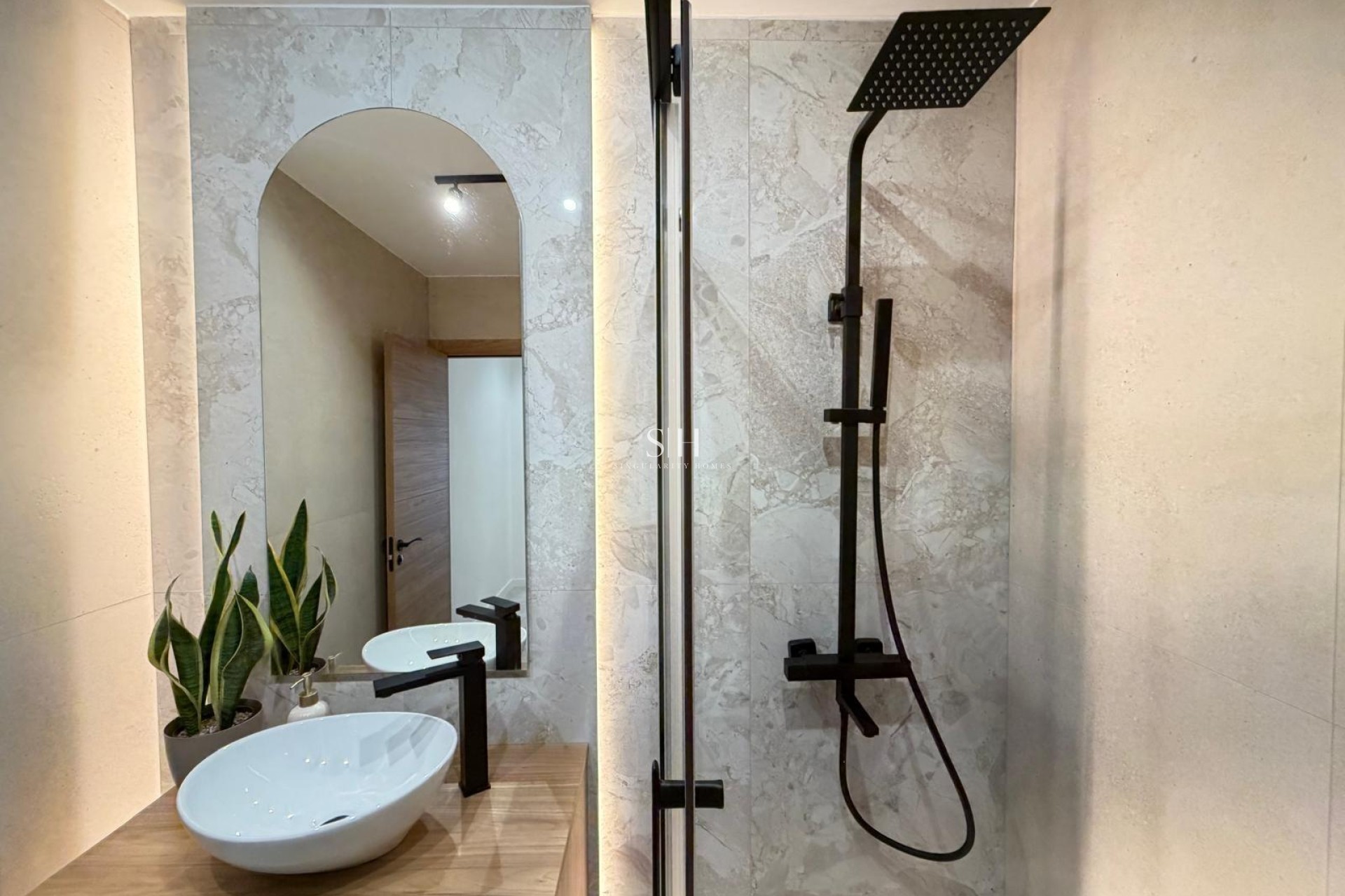 Resale - Apartment / flat - Torrevieja - Estacion De Autobuses