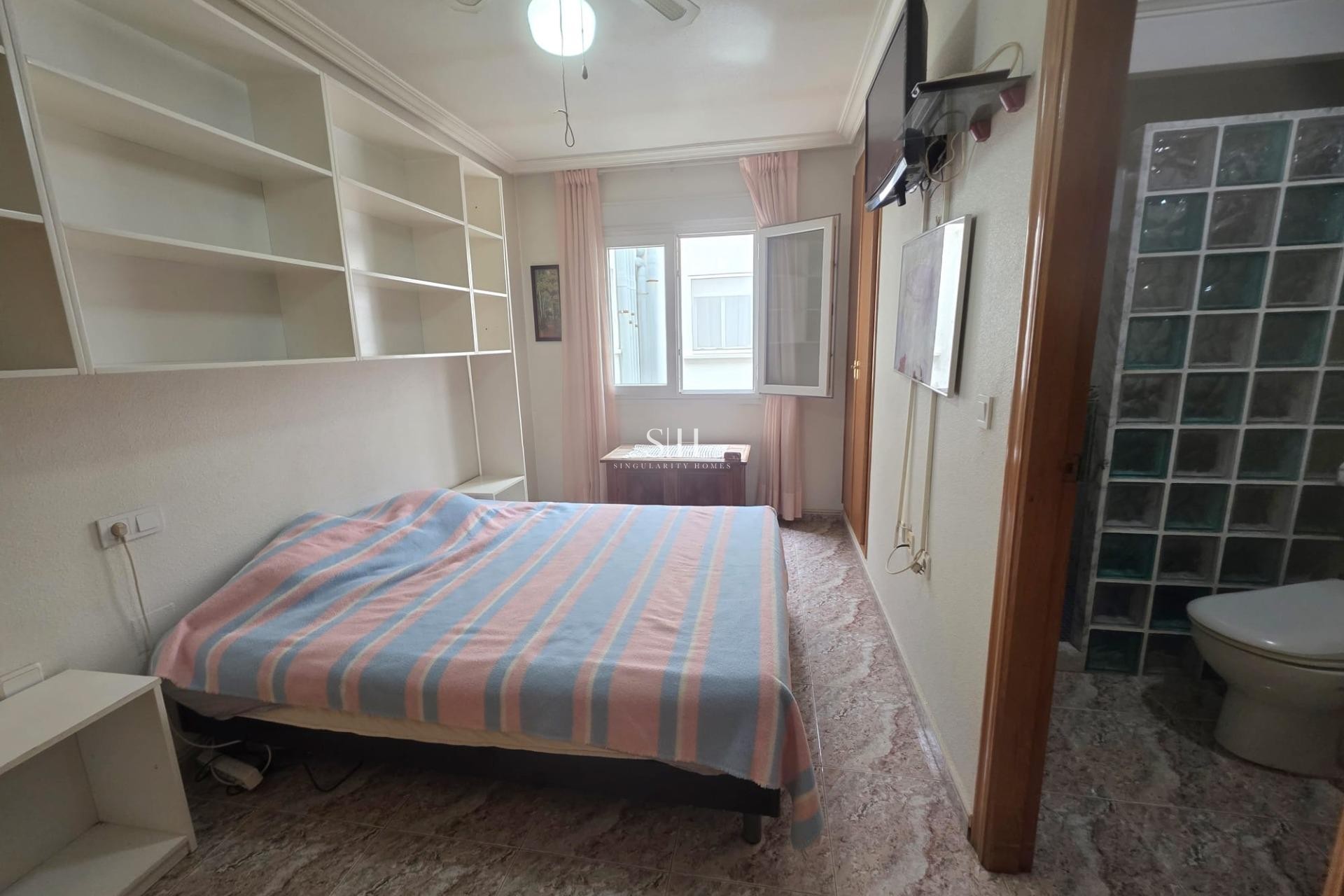 Resale - Apartment / flat - Torrevieja - Estacion De Autobuses