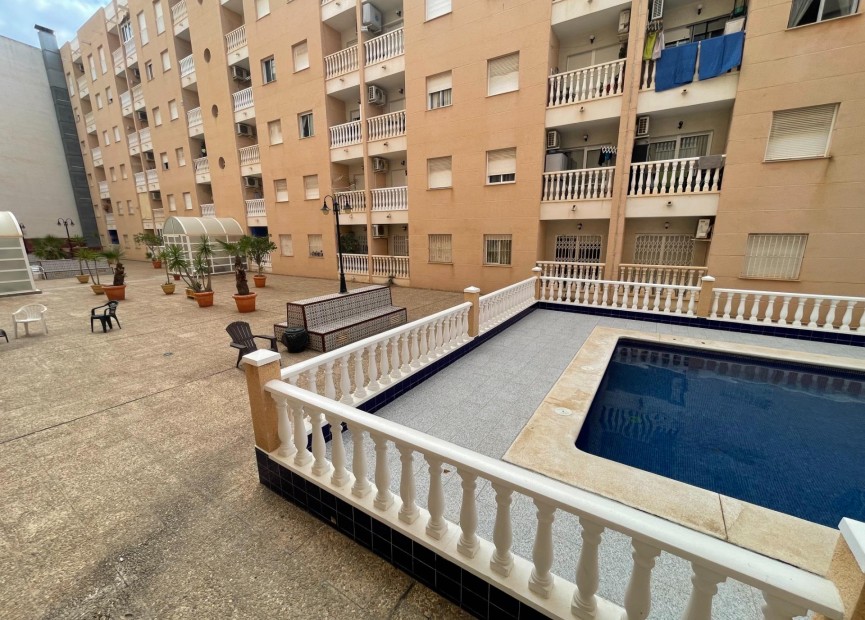 Resale - Apartment / flat - Torrevieja - Estacion De Autobuses