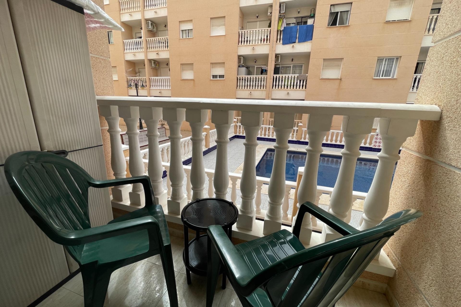 Resale - Apartment / flat - Torrevieja - Estacion De Autobuses