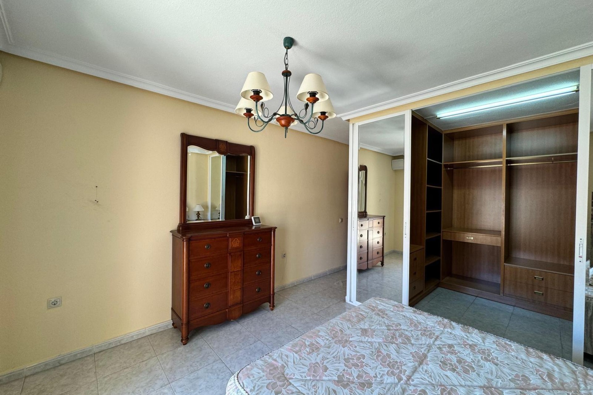 Resale - Apartment / flat - Torrevieja - Habaneras