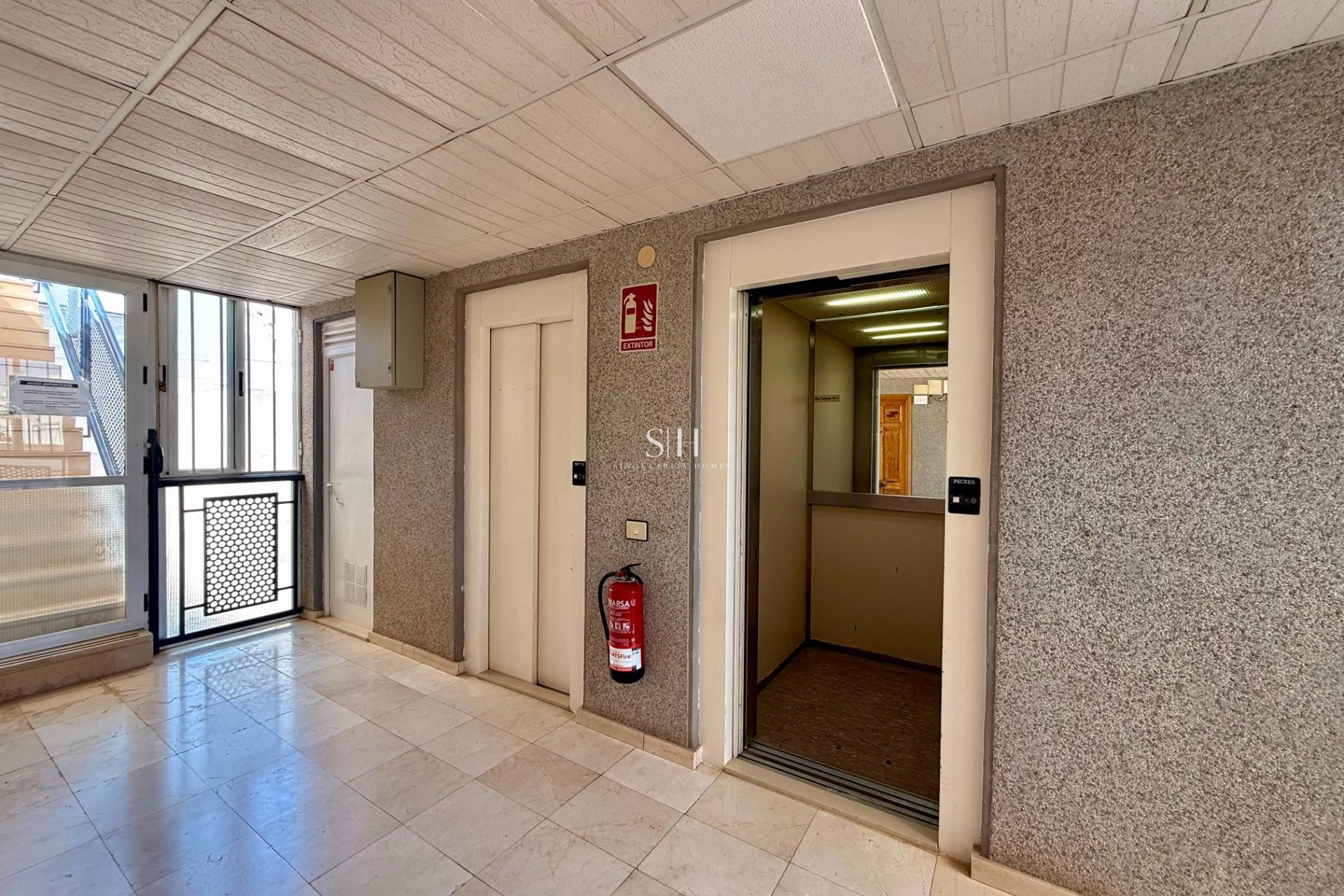 Resale - Apartment / flat - Torrevieja - Habaneras