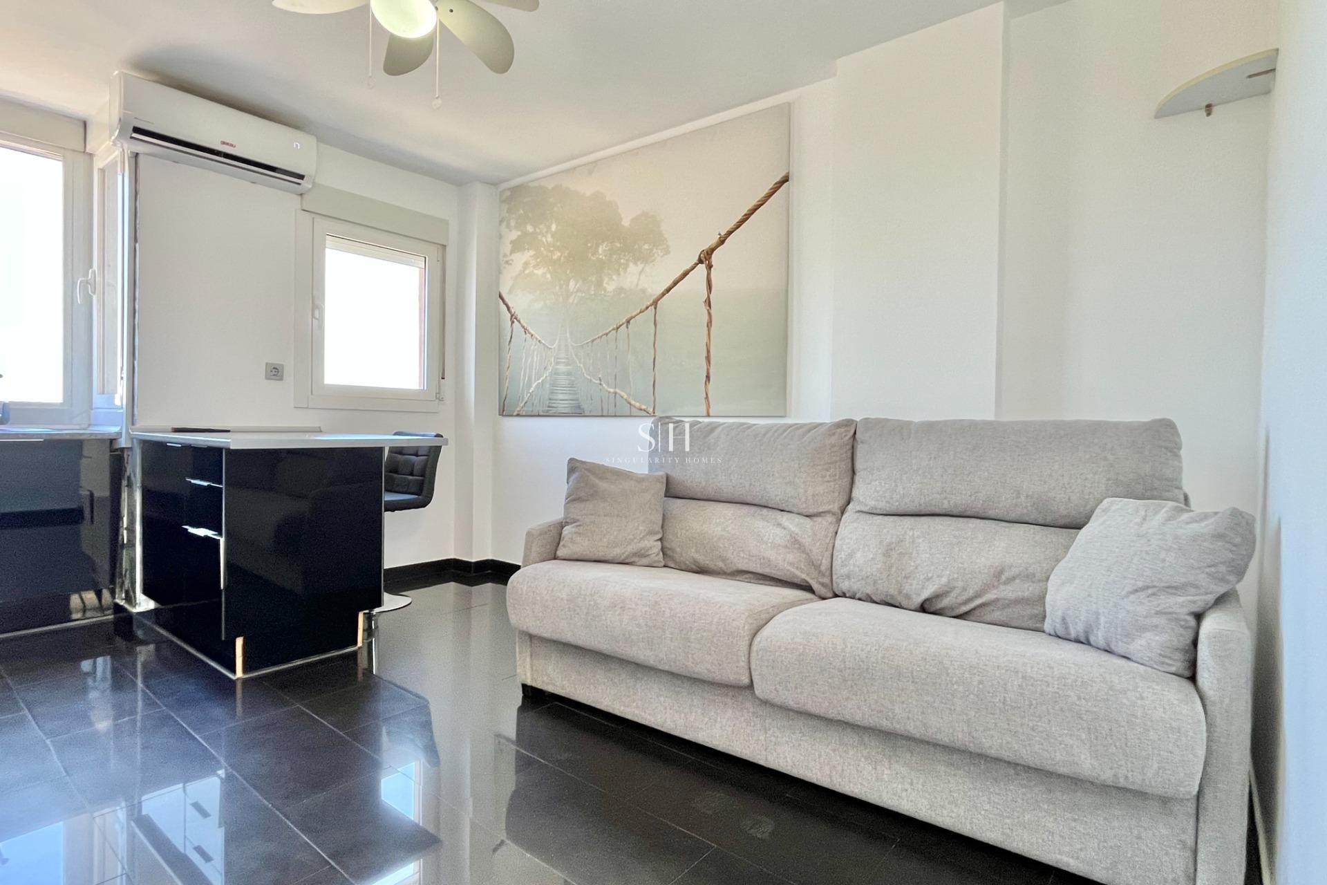 Resale - Apartment / flat - Torrevieja - La Mata pueblo