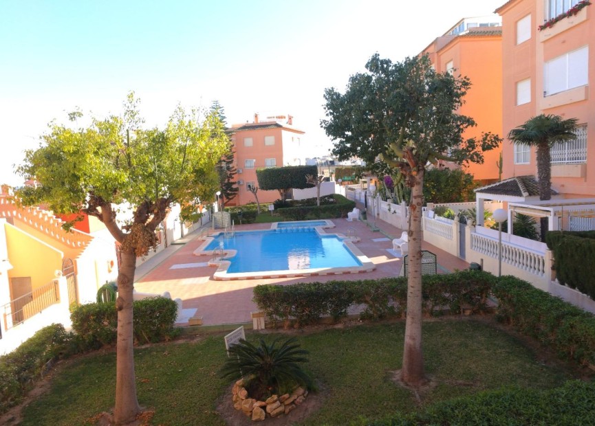 Resale - Apartment / flat - Torrevieja - La Mata