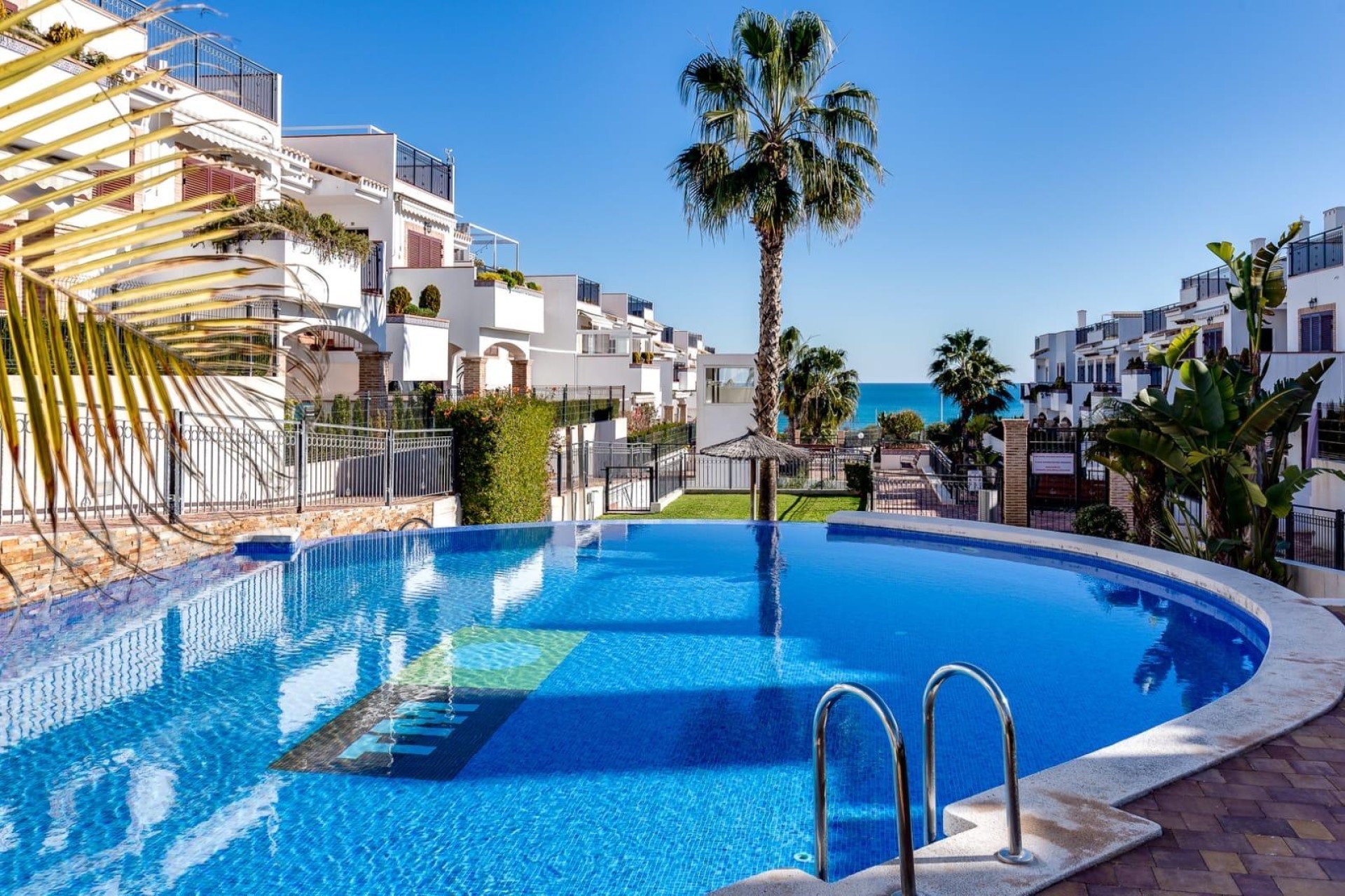 Resale - Apartment / flat - Torrevieja - La Mata