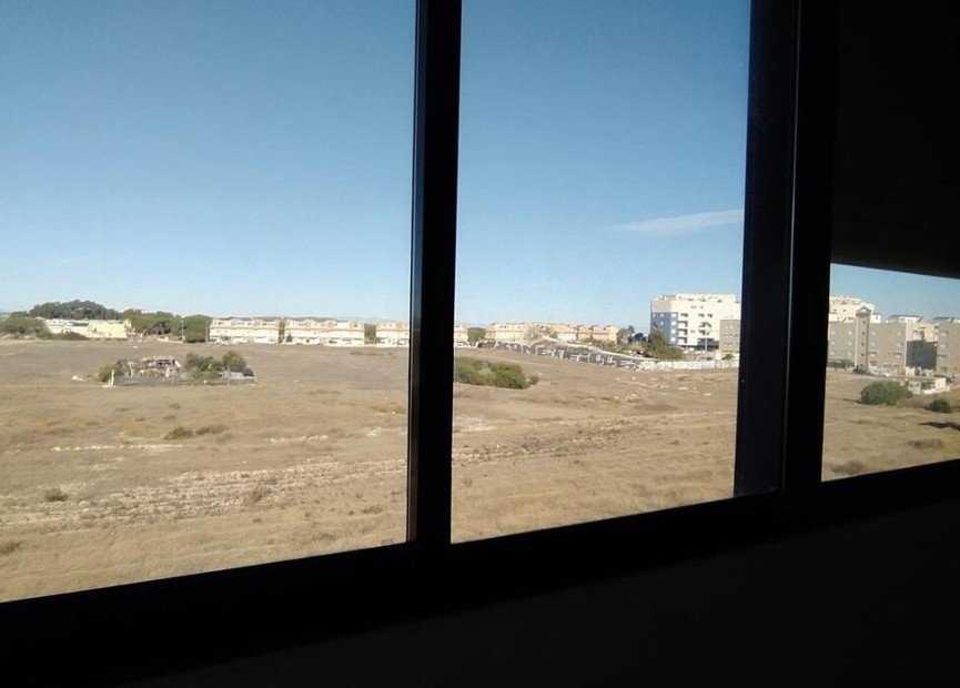 Resale - Apartment / flat - Torrevieja - La Mata