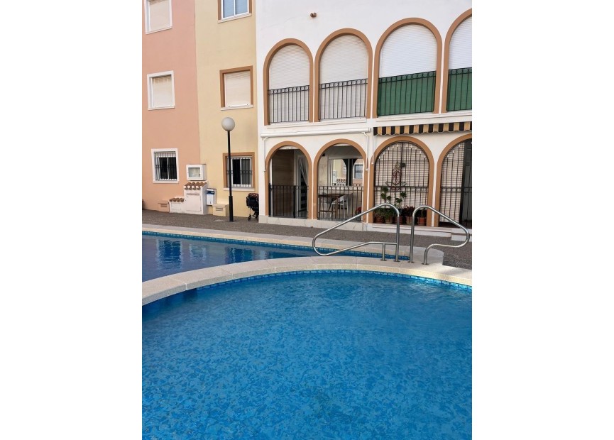 Resale - Apartment / flat - Torrevieja - La veleta