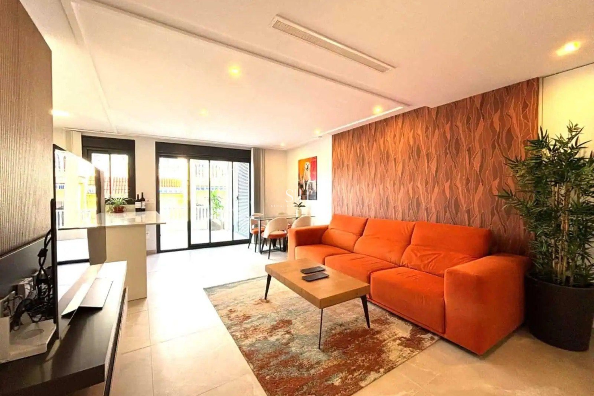 Resale - Apartment / flat - Torrevieja - Las Piscinas Naturales