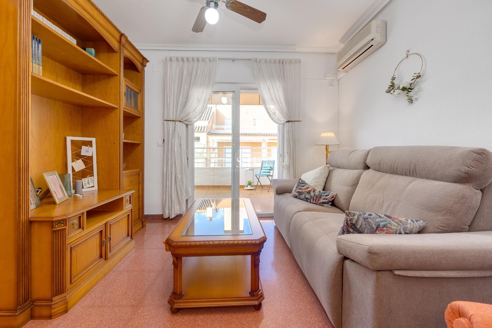 Resale - Apartment / flat - Torrevieja - Paseo Maritimo