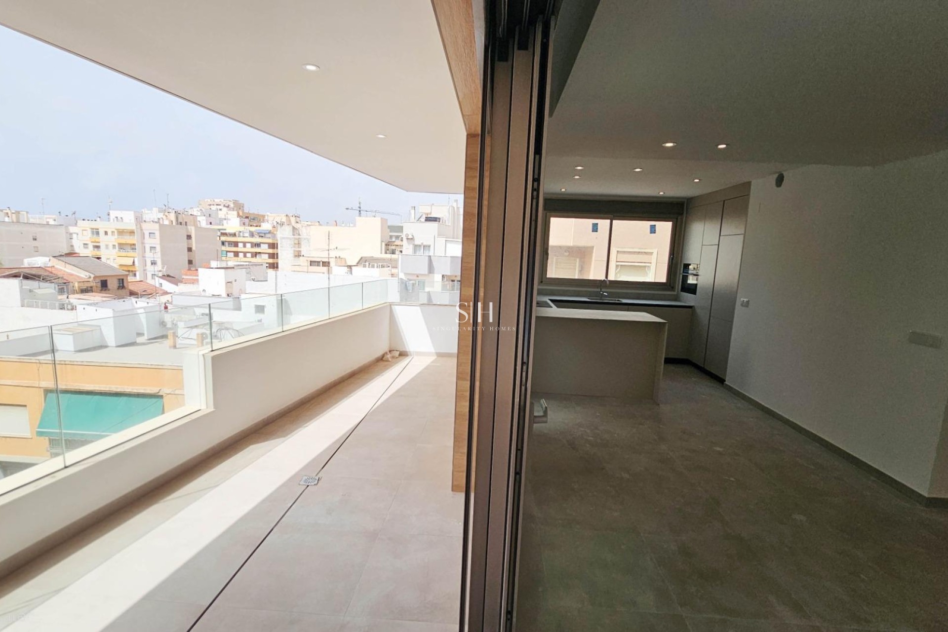 Resale - Apartment / flat - Torrevieja - Paseo Maritimo
