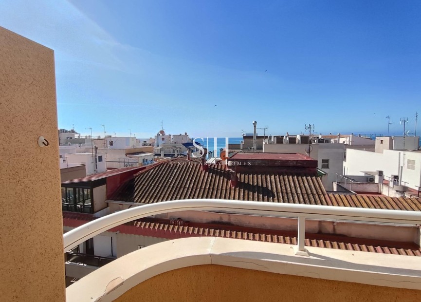 Resale - Apartment / flat - Torrevieja - Paseo Maritimo
