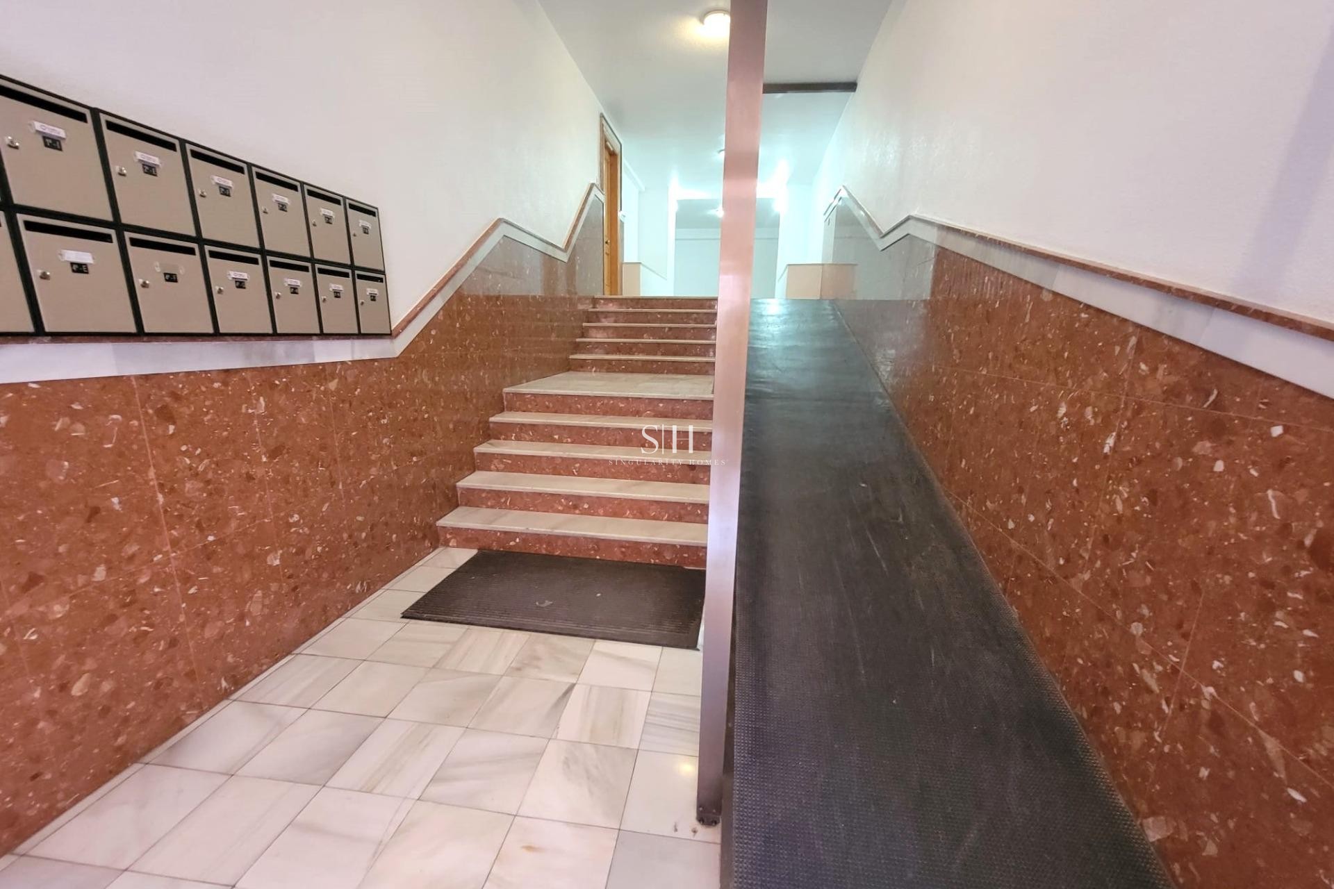 Resale - Apartment / flat - Torrevieja - Playa de los Locos