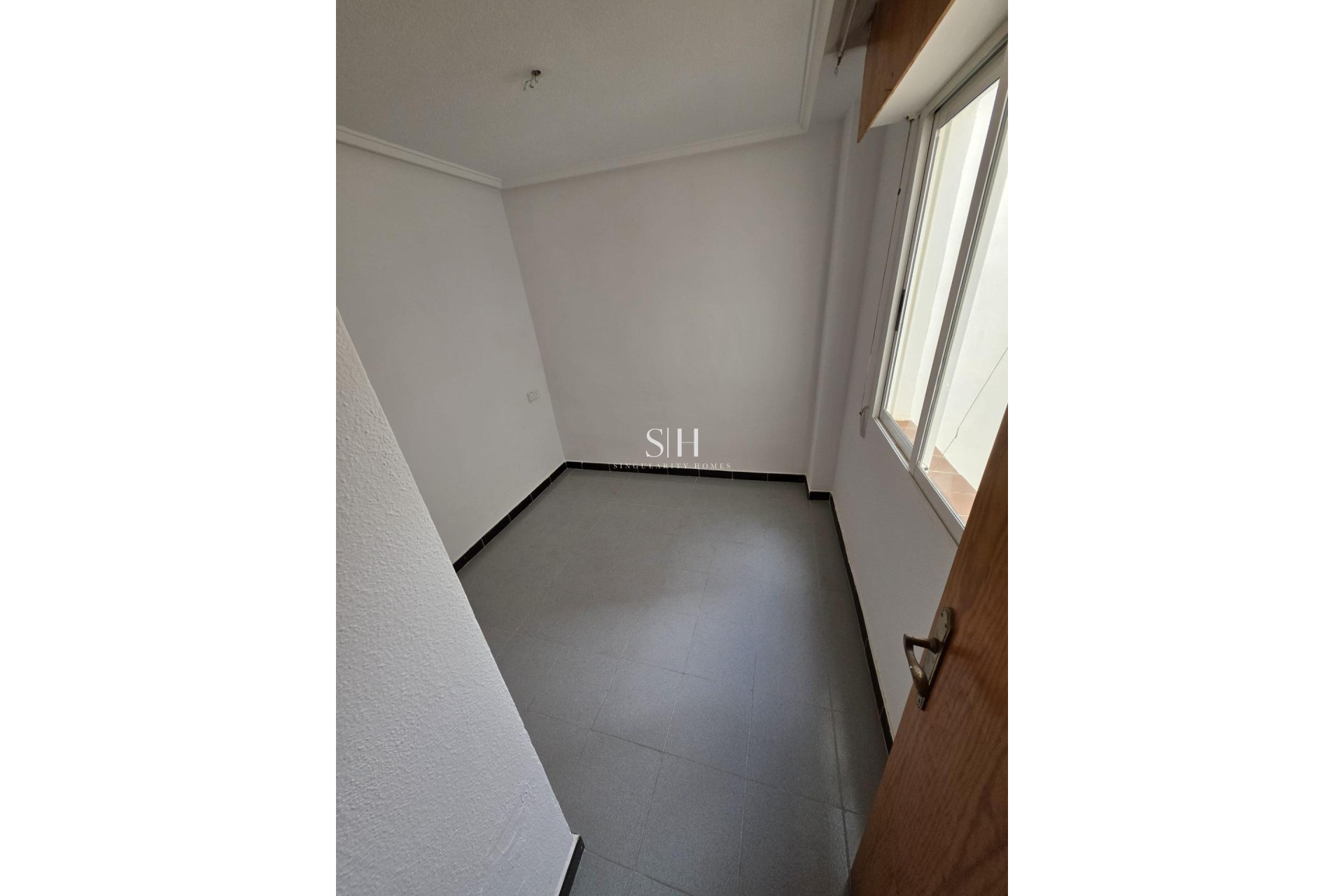 Resale - Apartment / flat - Torrevieja - Playa de los locos
