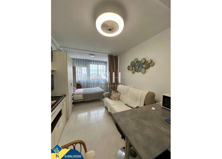 Resale - Apartment / flat - Torrevieja - Playa de los locos