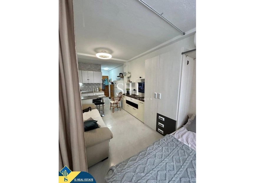 Resale - Apartment / flat - Torrevieja - Playa de los locos