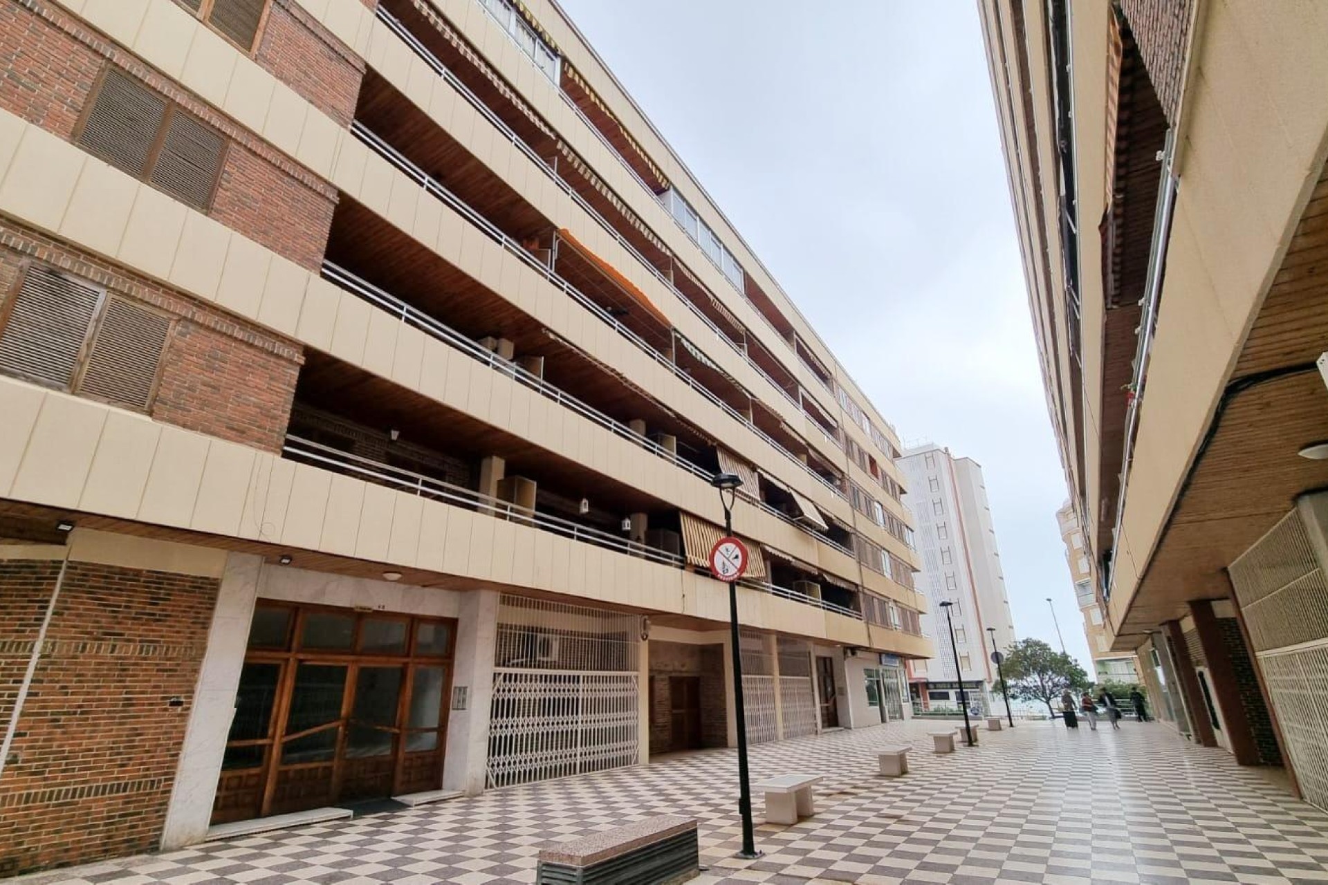 Resale - Apartment / flat - Torrevieja - Playa De Los Naufragos