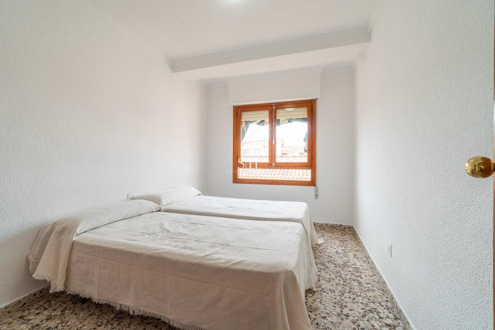 Resale - Apartment / flat - Torrevieja - Playa de los Naufragos