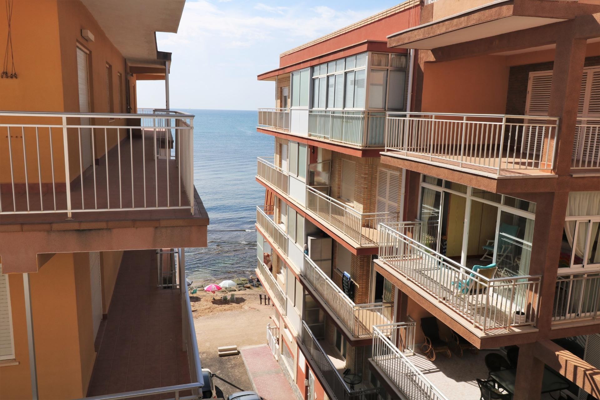 Resale - Apartment / flat - Torrevieja - Playa De Los Naufragos