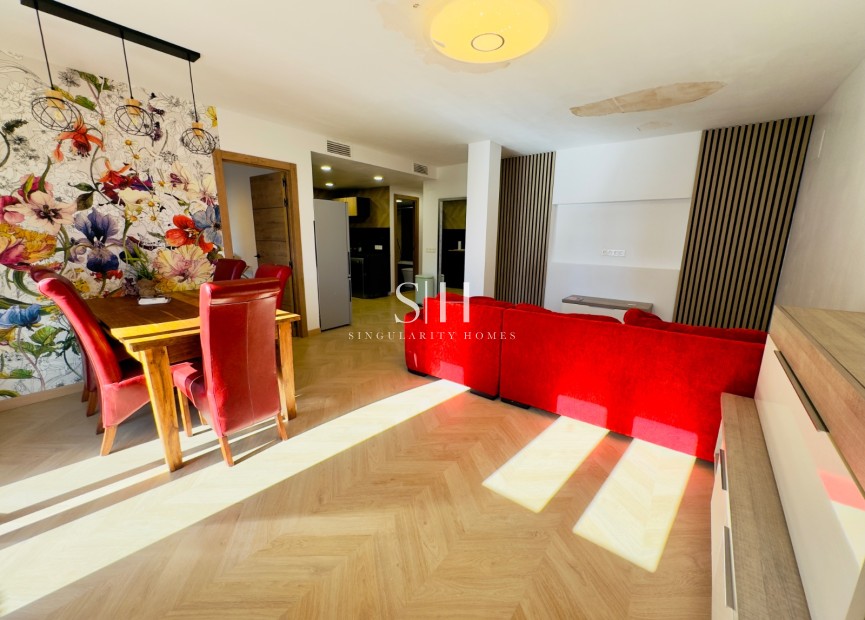 Resale - Apartment / flat - Torrevieja - Playa del Acequión