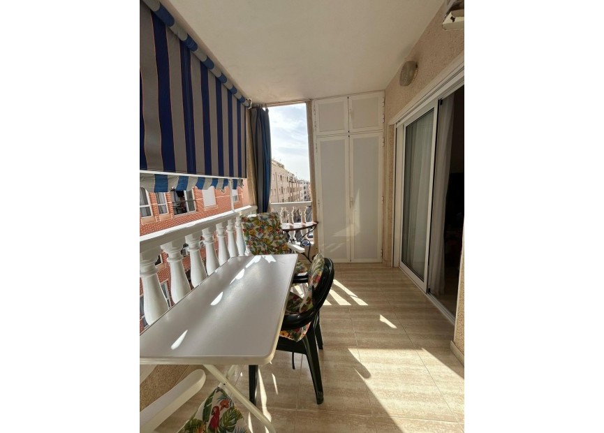 Resale - Apartment / flat - Torrevieja - Playa del Cura