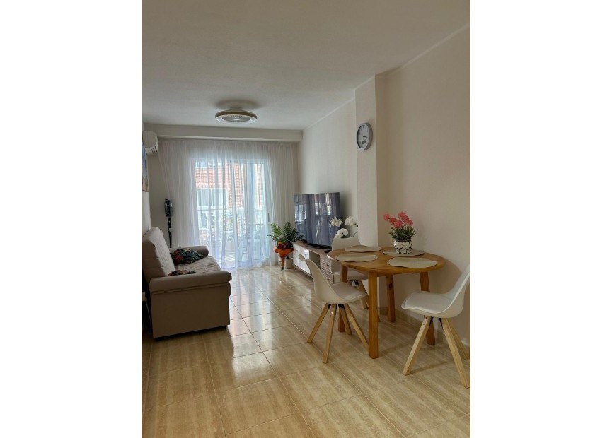 Resale - Apartment / flat - Torrevieja - Playa del Cura