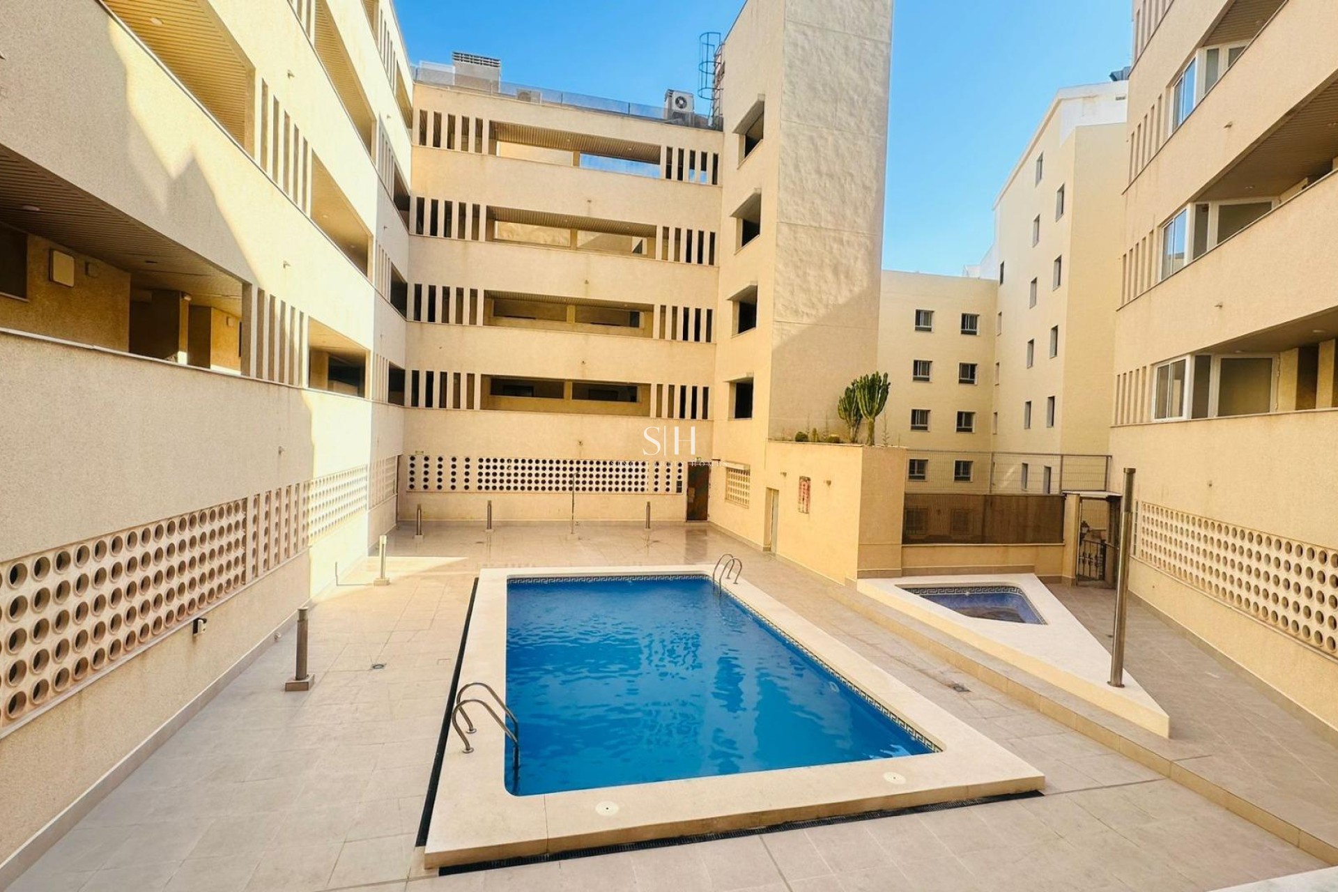 Resale - Apartment / flat - Torrevieja - Playa del Cura