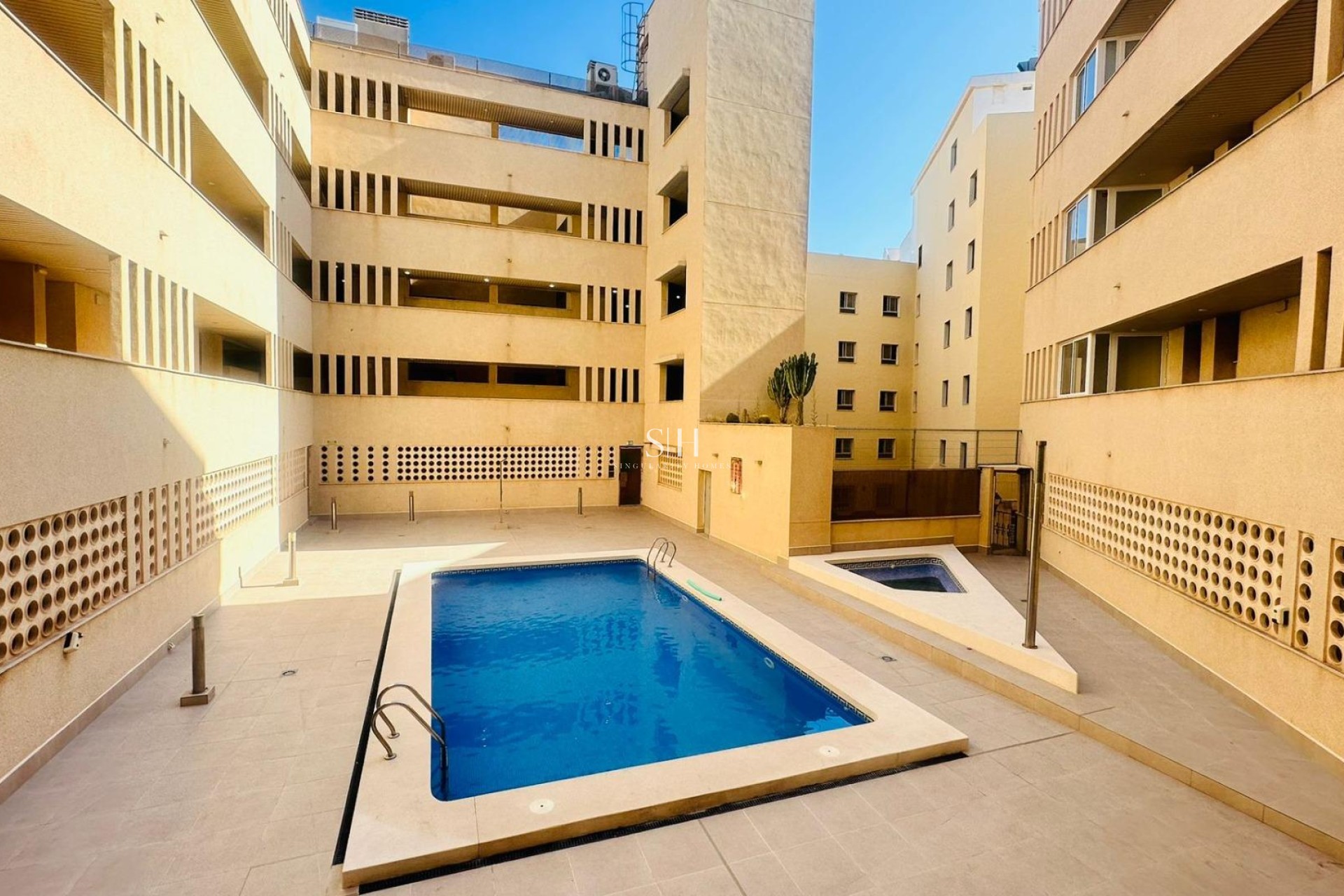 Resale - Apartment / flat - Torrevieja - Playa del Cura