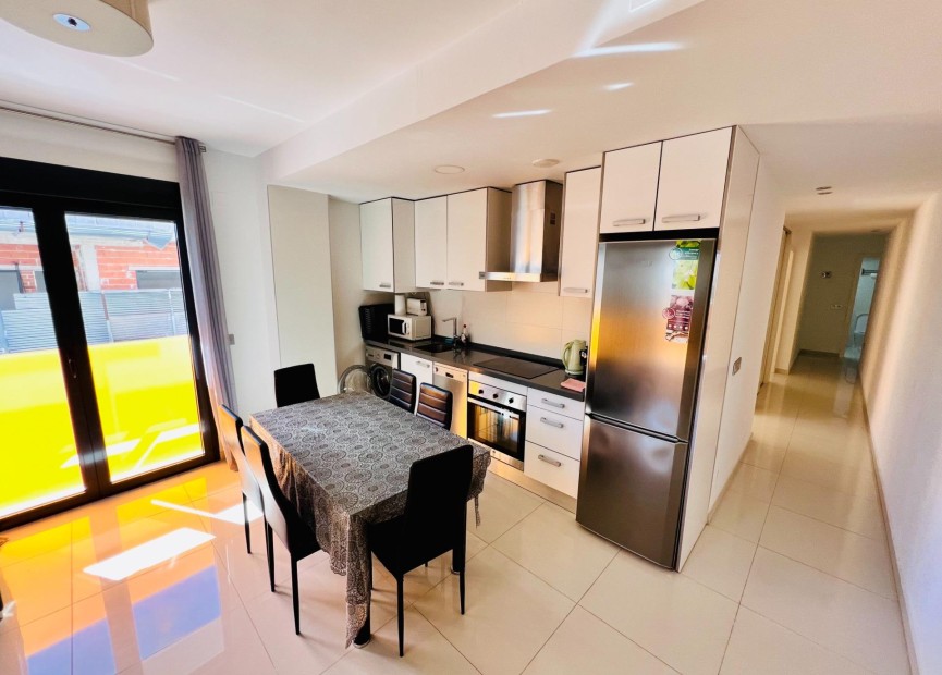 Resale - Apartment / flat - Torrevieja - Playa del Cura