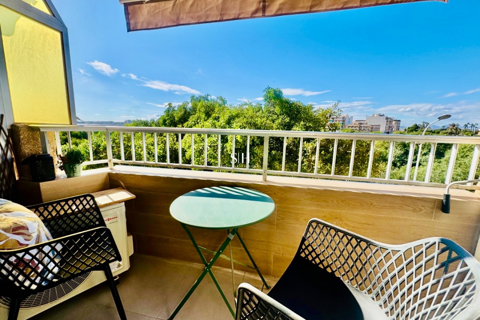 Resale - Apartment / flat - Torrevieja - Puerto