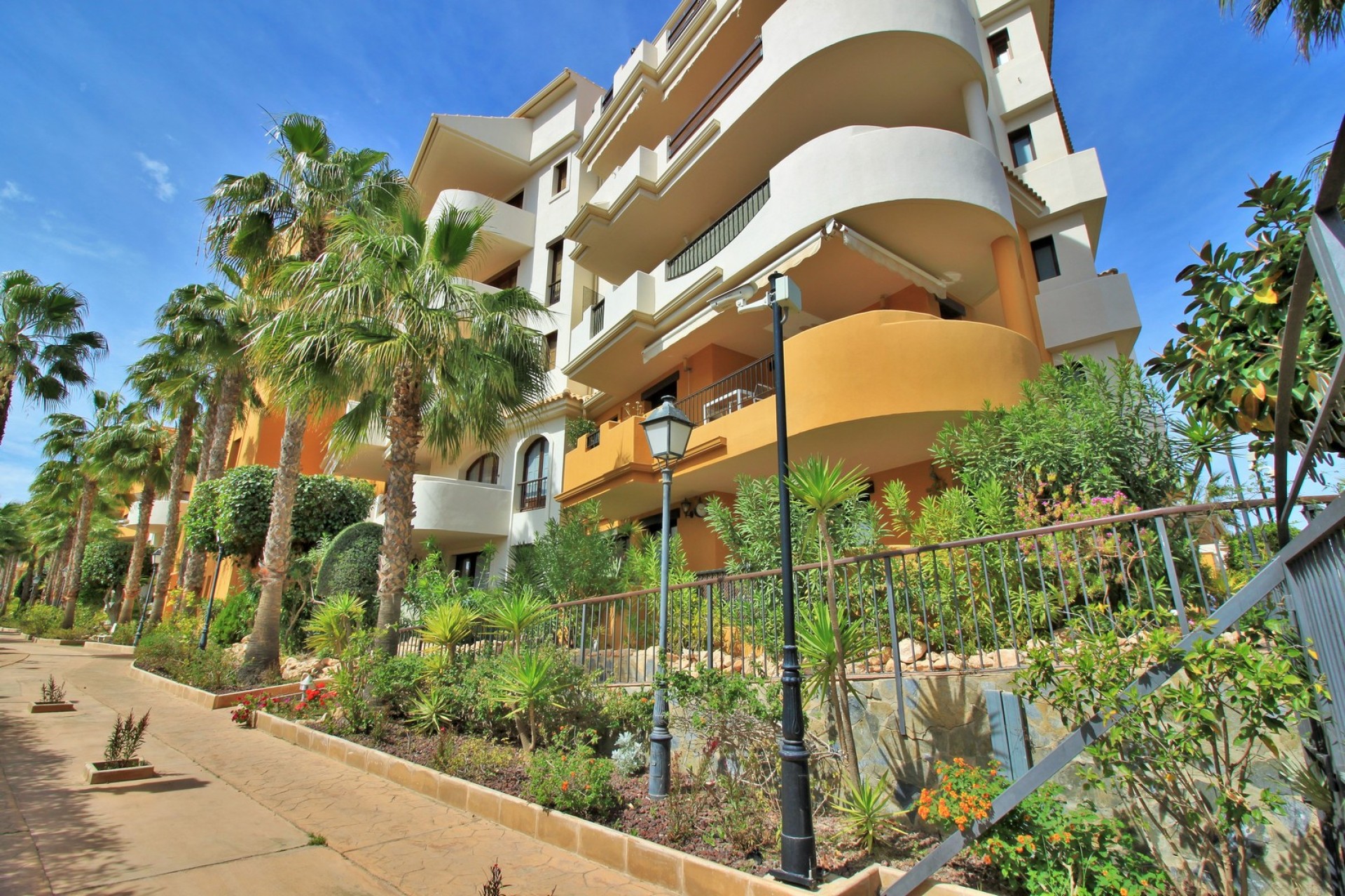 Resale - Apartment / flat - Torrevieja - Punta prima