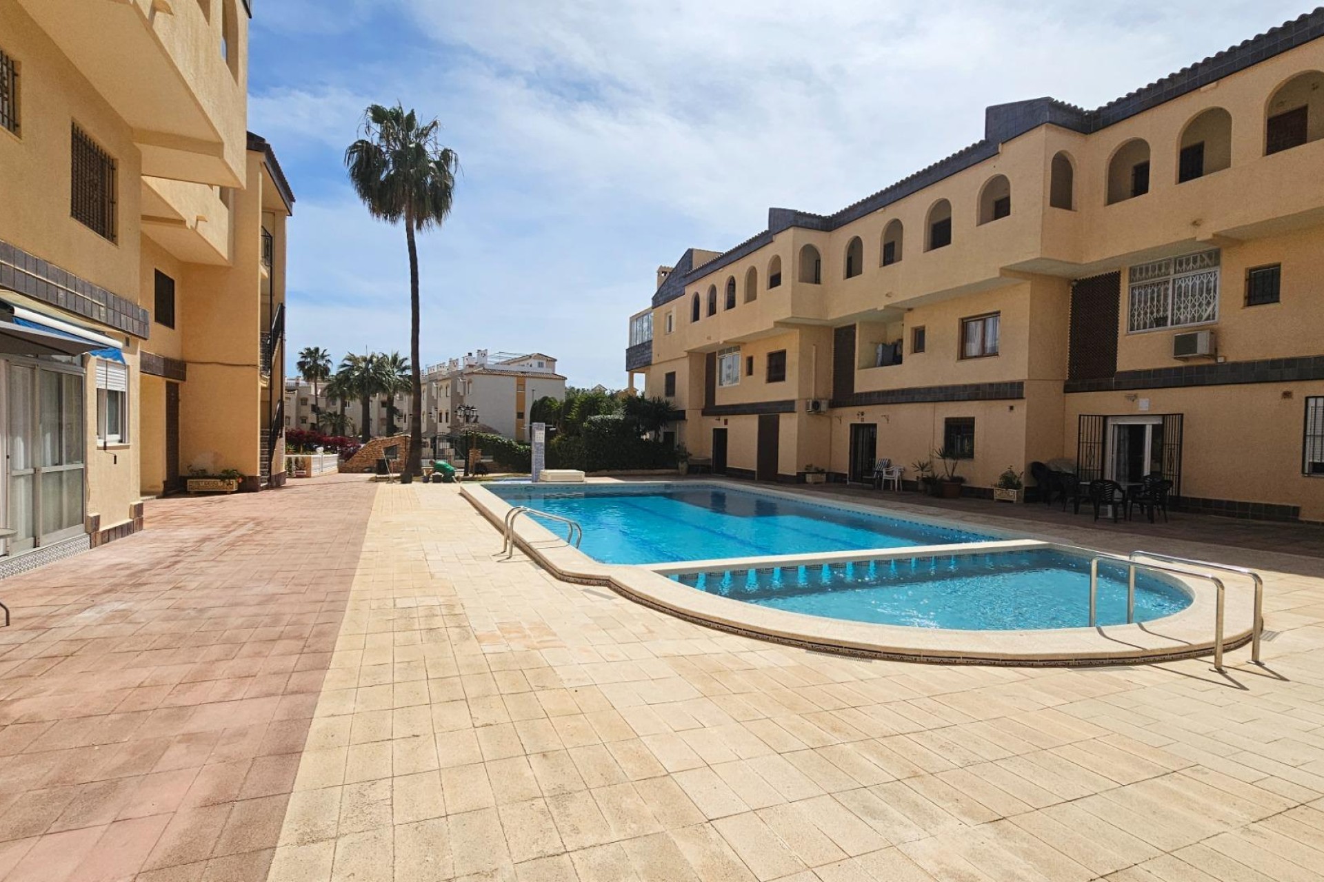 Resale - Apartment / flat - Torrevieja - Punta prima