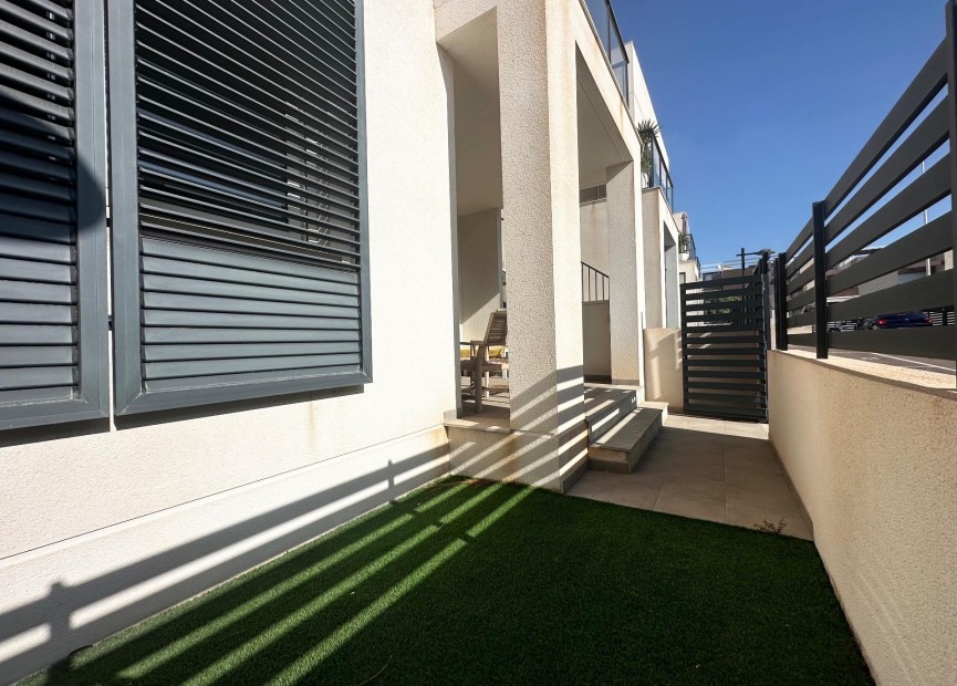 Resale - Apartment / flat - Torrevieja - Sector 25