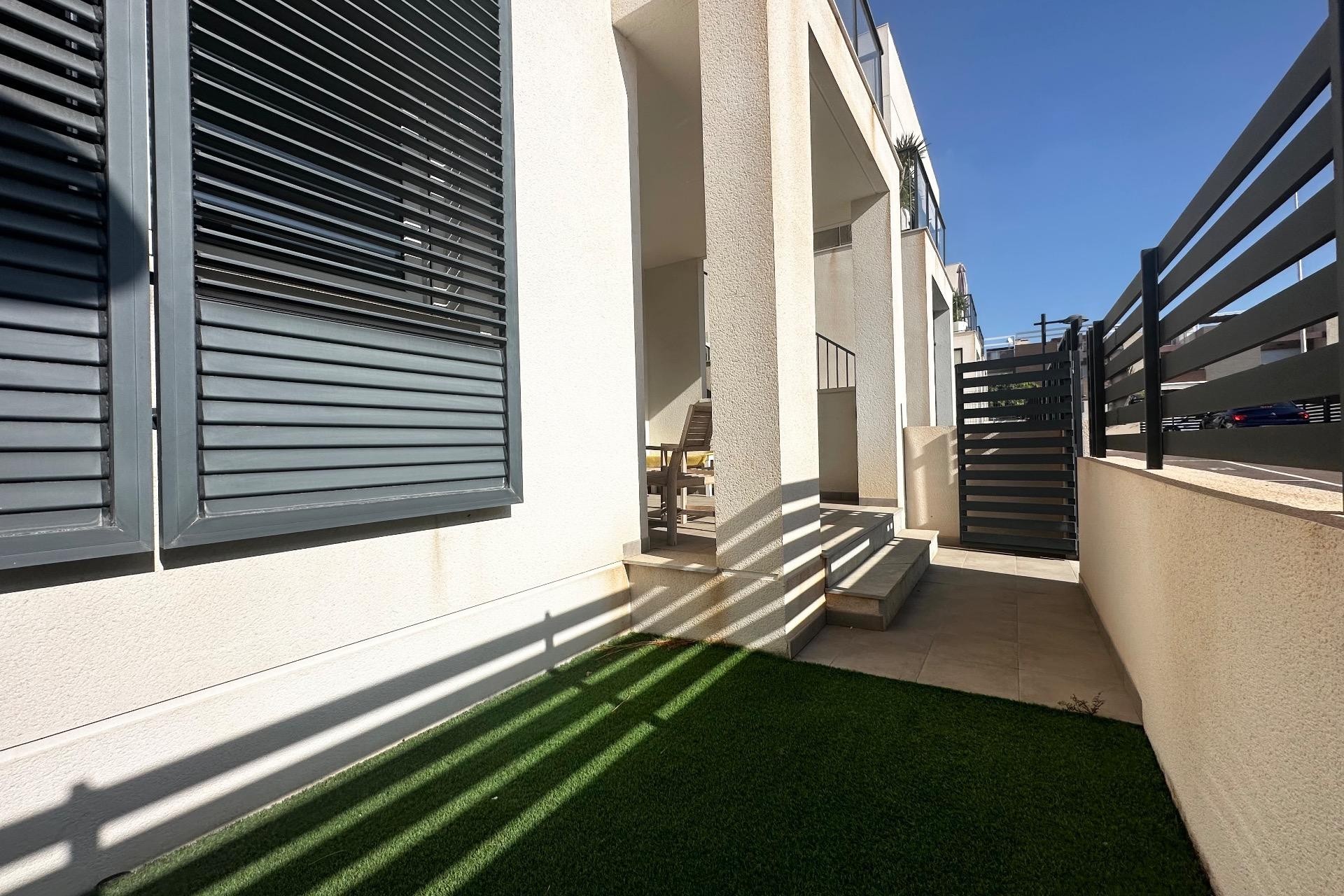 Resale - Apartment / flat - Torrevieja - Sector 25