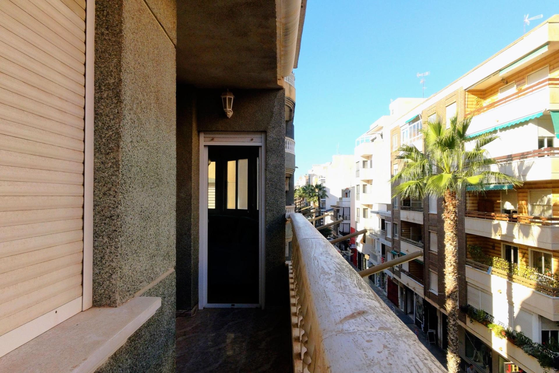 Resale - Apartment / flat - Torrevieja - torrevieja