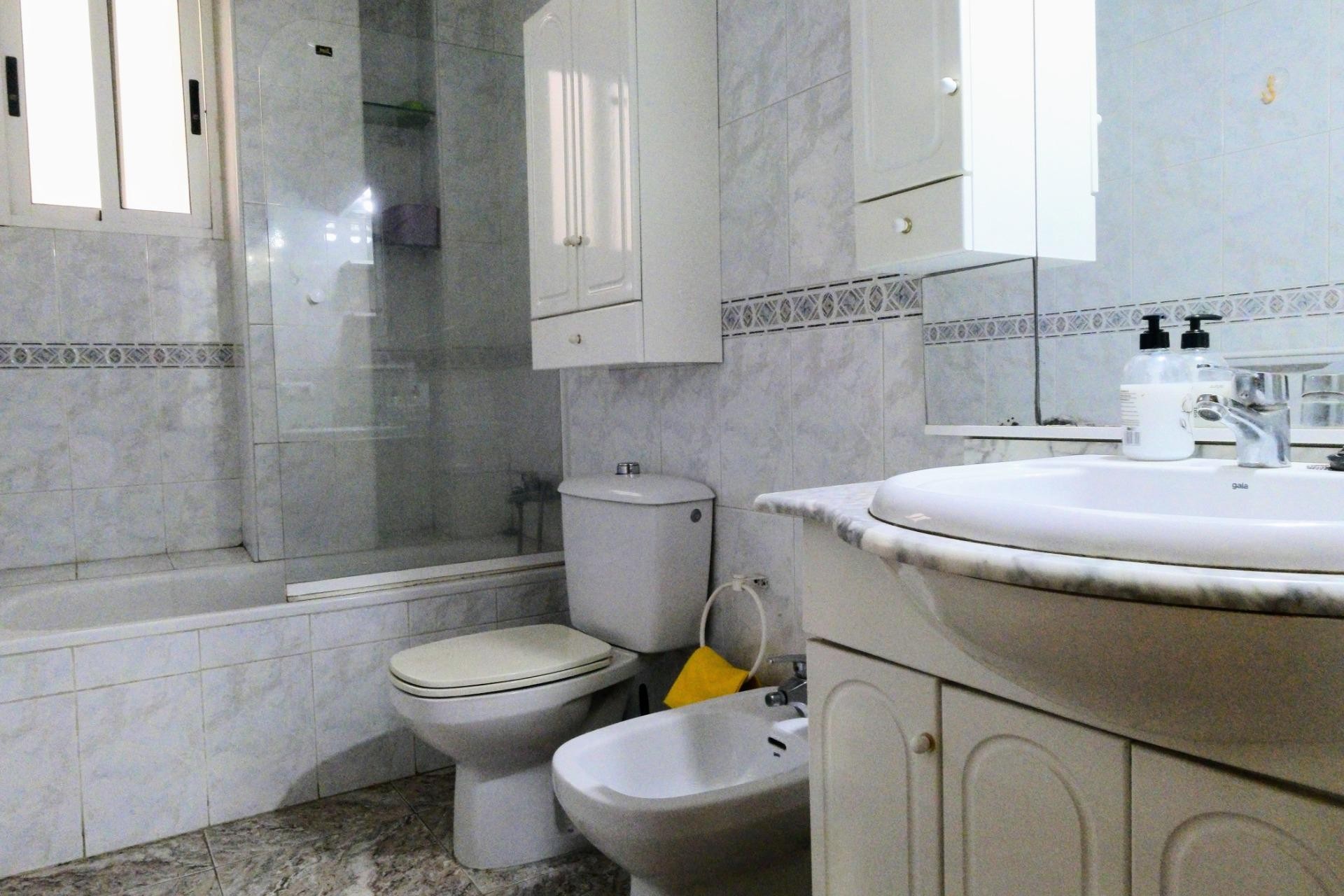 Resale - Apartment / flat - Torrevieja - torrevieja