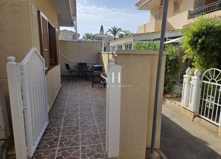 Resale - Bungalow - Orihuela Costa - La Zenia