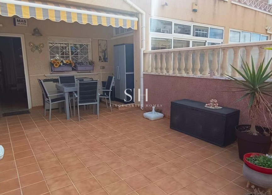 Resale - Bungalow - Orihuela Costa - Los Almendros-la Florida