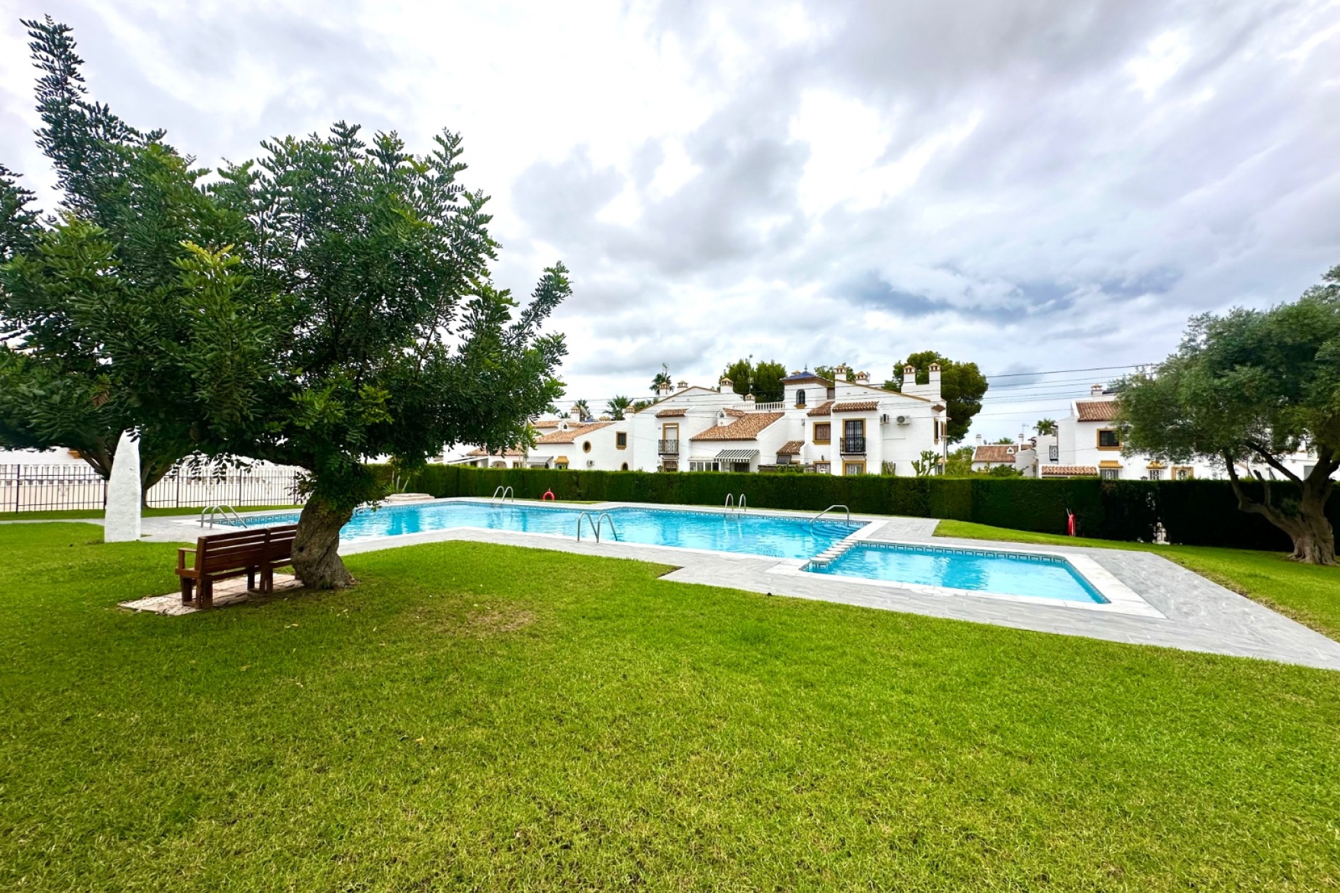 Resale - Bungalow - Orihuela Costa - Los Dolses