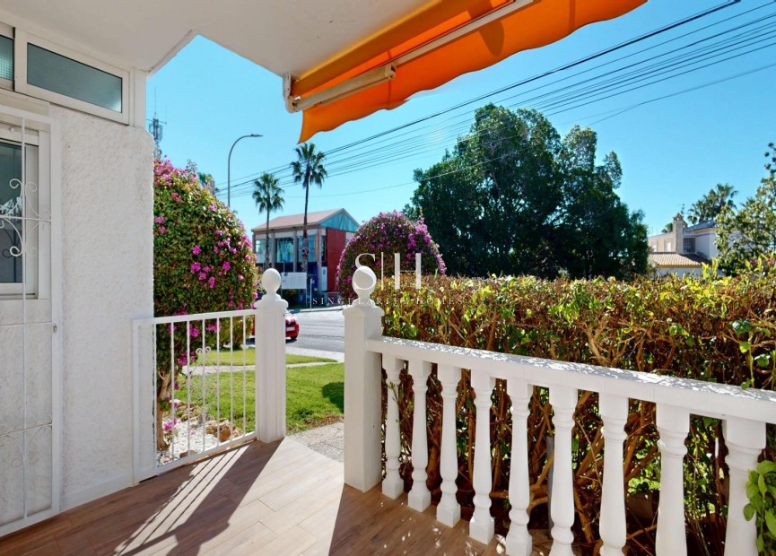 Resale - Bungalow - Orihuela Costa - Villamartín