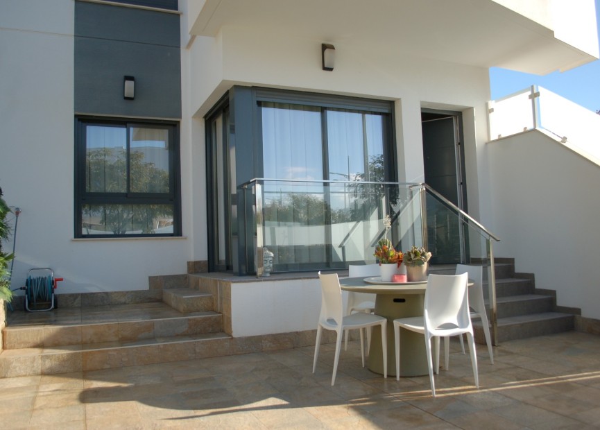 Resale - Bungalow - Pilar de la Horadada - Costa Blanca