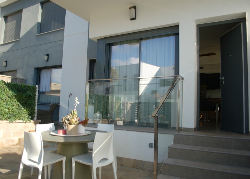 Resale - Bungalow - Pilar de la Horadada - Costa Blanca