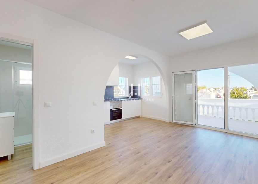 Resale - Bungalow - San Miguel de Salinas - BLUE LAGOON