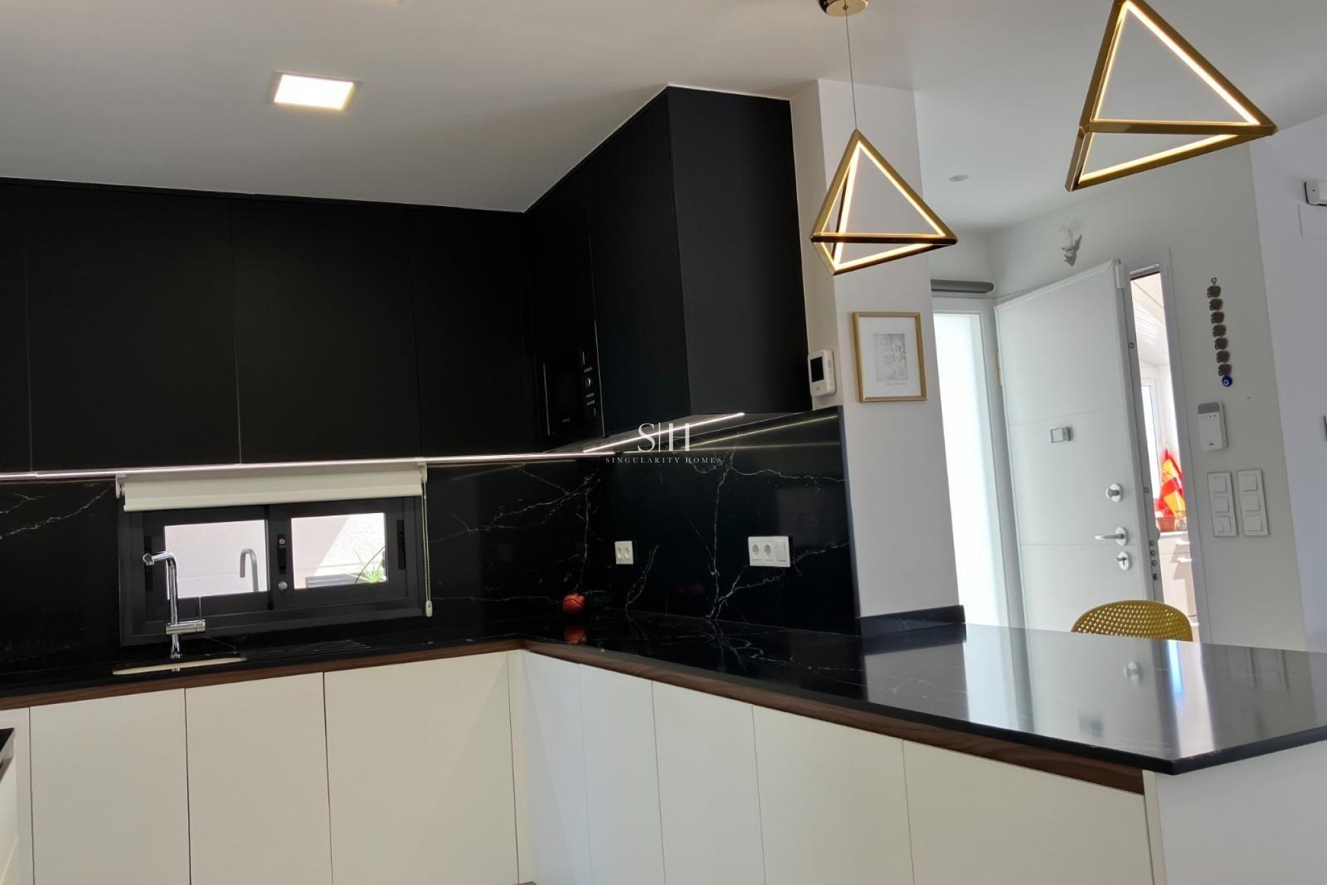 Resale - Bungalow - San Miguel de Salinas - Las Colinas